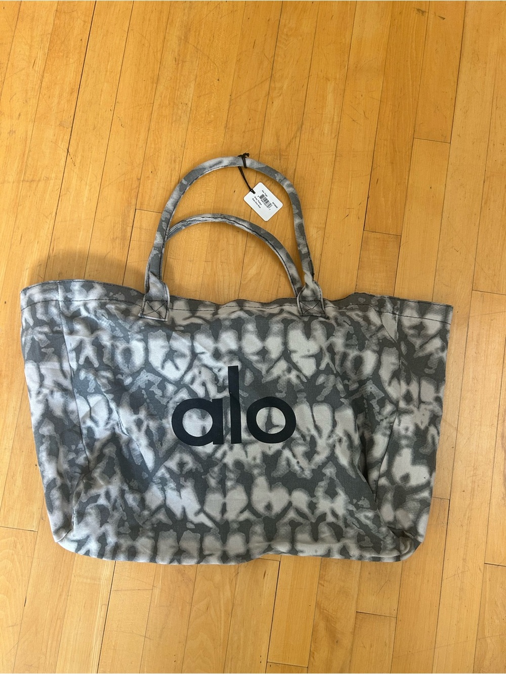NWT authentic ALO Yoga Gray Tie-Dye Canvas Tote bag big gym athletic carryon one